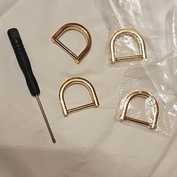 Purse or wallet D Rings w/screwdriver - Picture 3 of 5